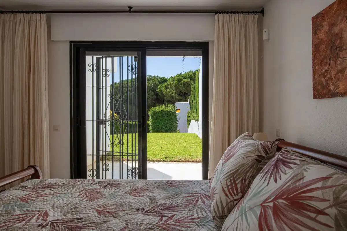 Habitación de Casa adosada en venta en Marbella con Terraza y Piscina