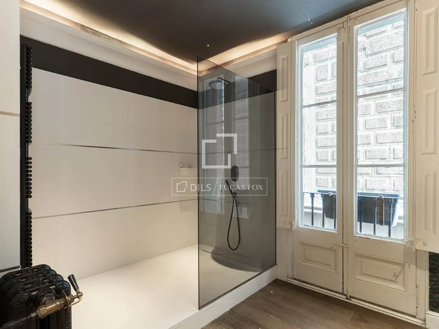 Bathroom of Flat for sale in Barcelona  with Air Conditioner, Heating and Terrace