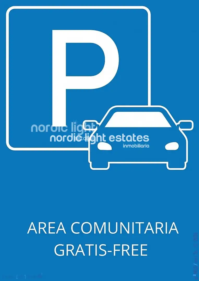 Vista exterior de Piso en venta en Nerja con Aire acondicionado, Piscina y Amueblado