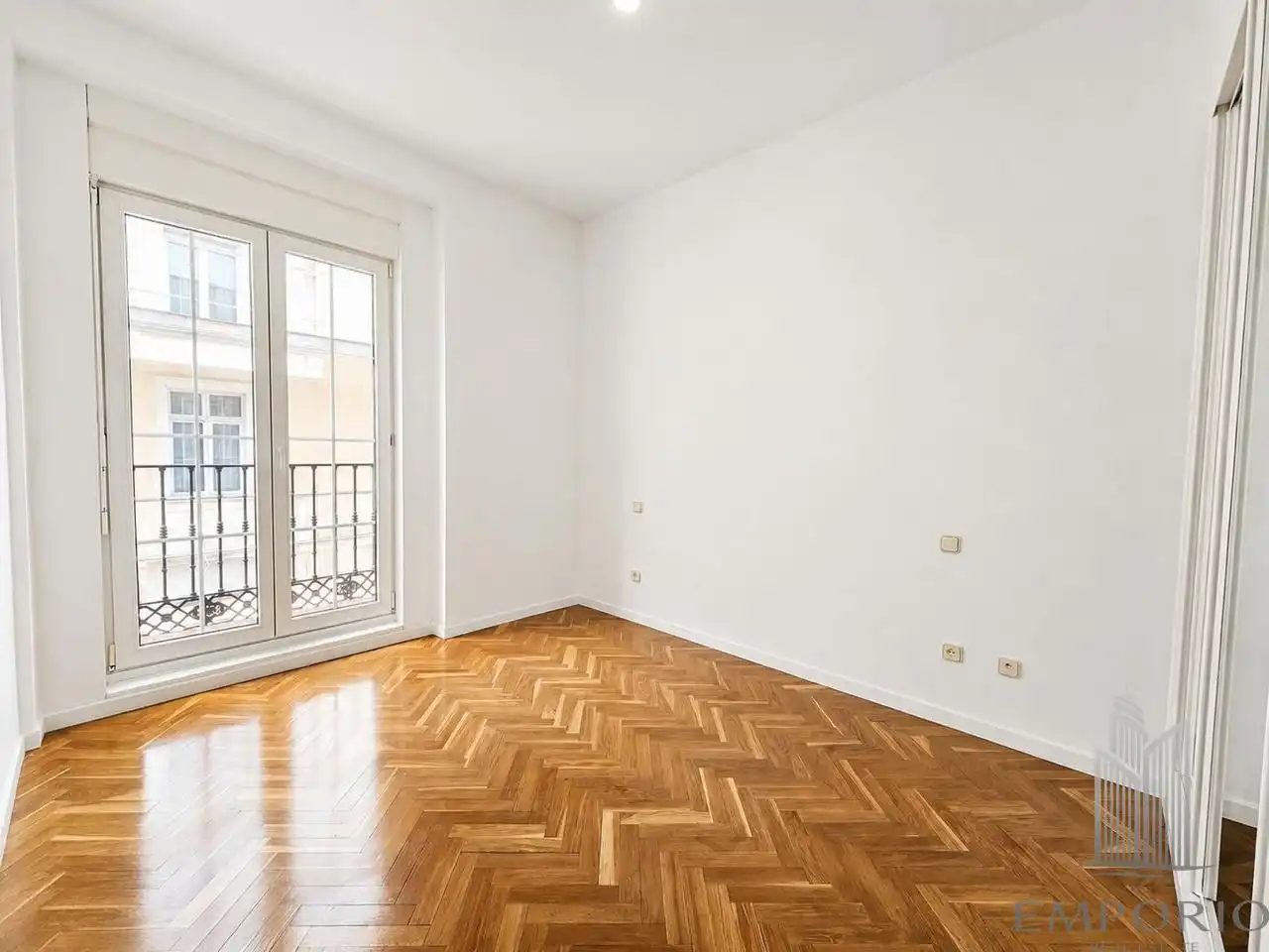 Bedroom of Flat for sale in Madrid  with Air Conditioner, Parquet flooring and Balcony