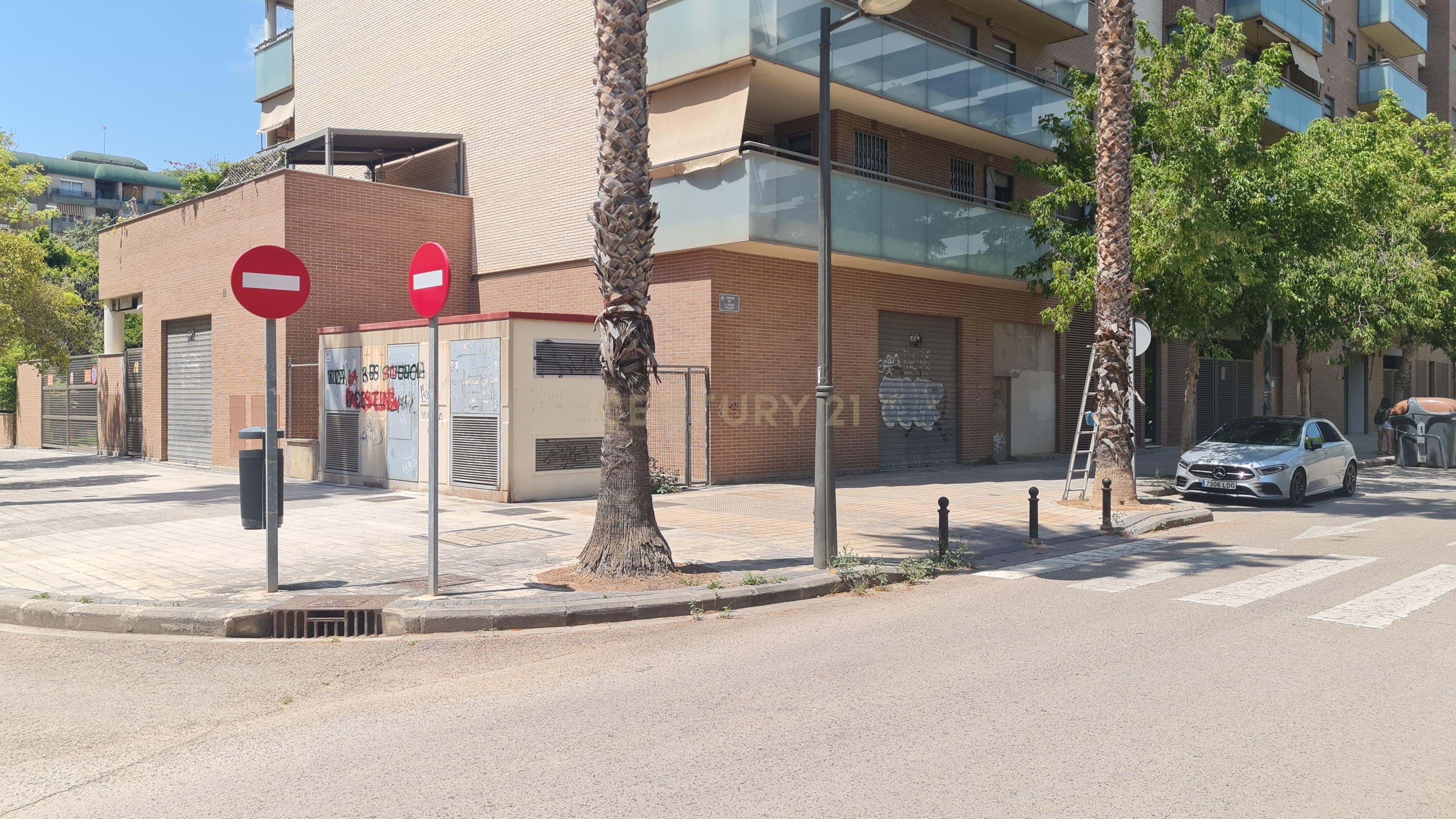 Vista exterior de Local en venda en  Valencia Capital