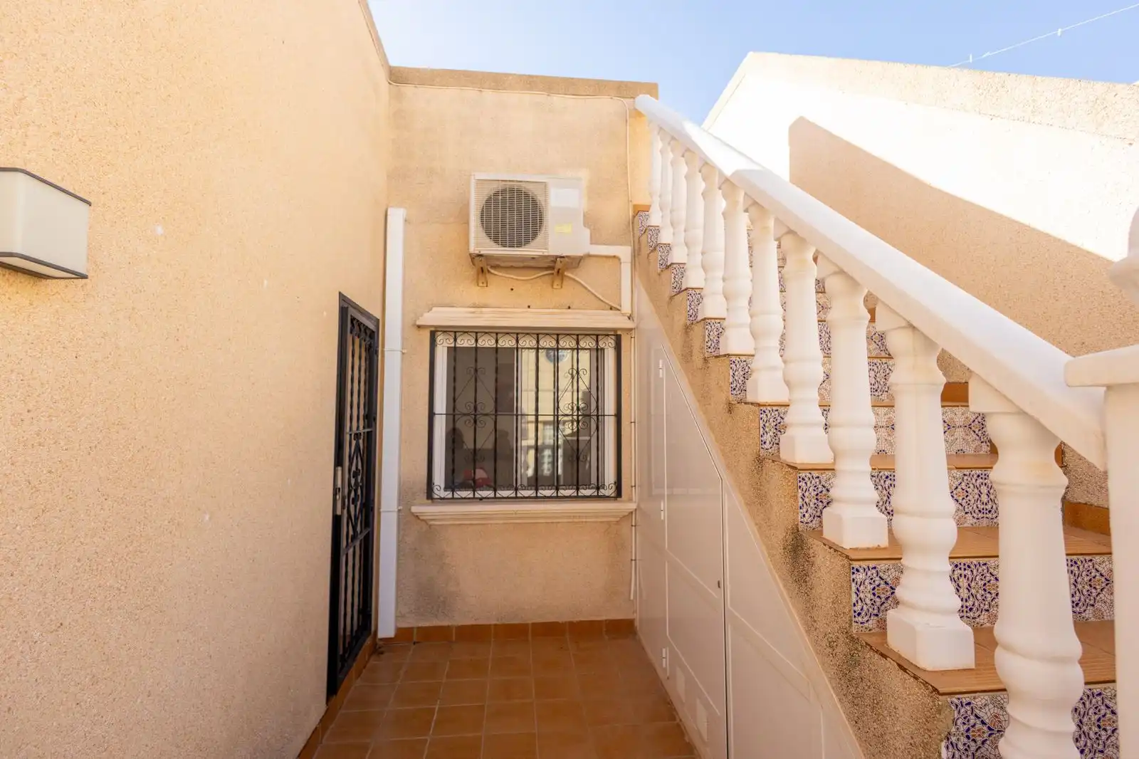 Vista exterior de Casa adosada en venta en Orihuela con Jardín privado, Terraza y Piscina