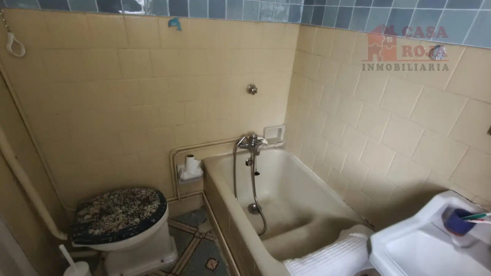 Bathroom of Houses for sale in Moaña  with Storage room and Furnished