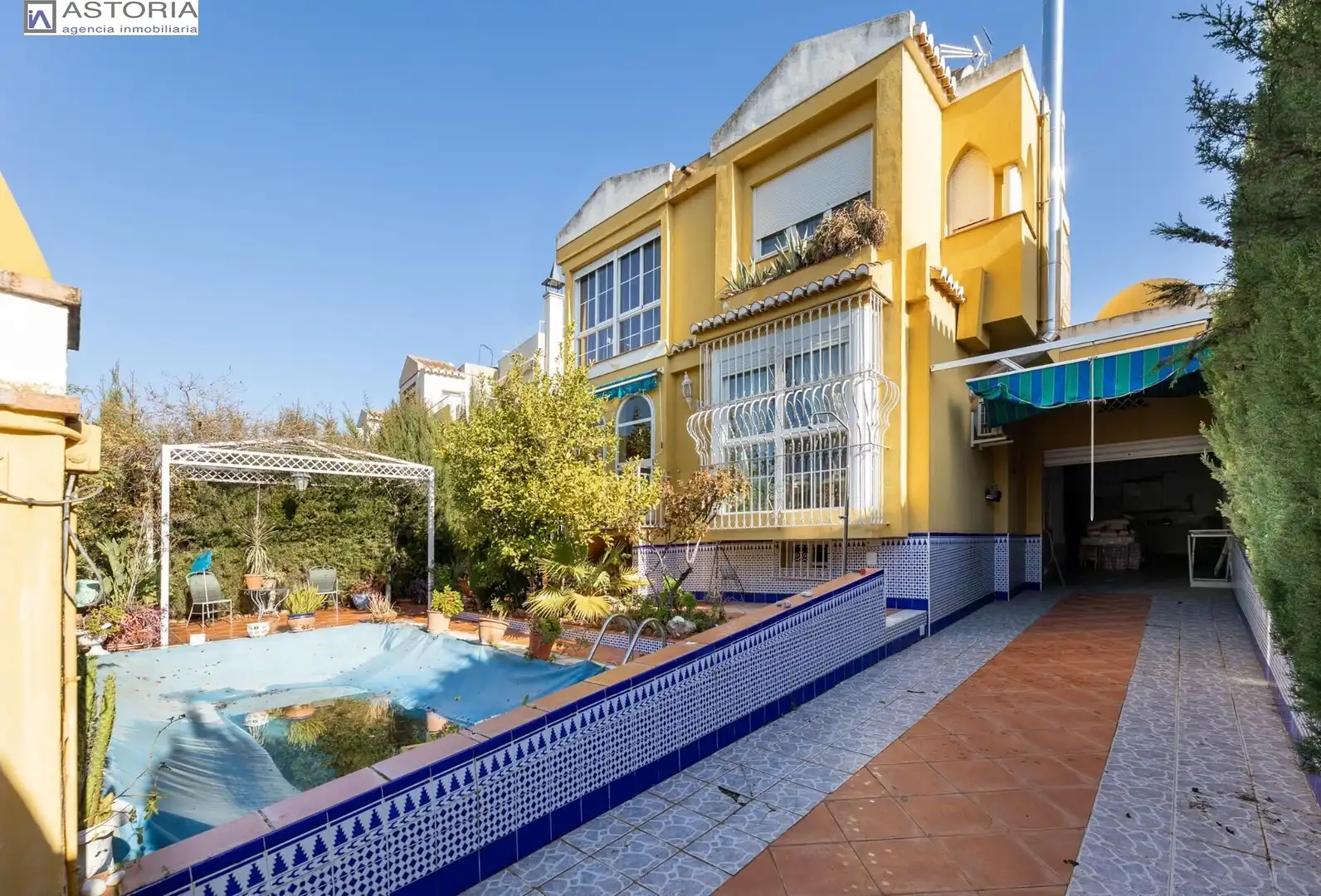 Xalet amb piscina en venda a Albolote