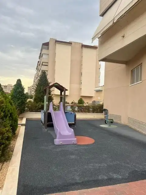 Reihenhaus mit Pool zum Verkauf in Calle de Josefina Manresa, imagen 26