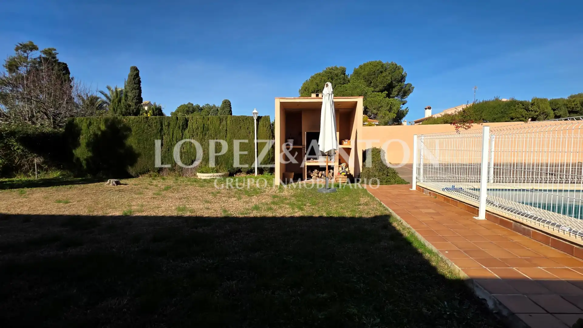 Jardí de Casa o xalet en venda en La Pobla de Vallbona amb Aire condicionat, Calefacció i Jardí privat