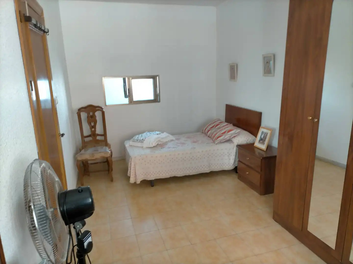 Dormitori de Casa o xalet en venda en Almería amb Terrassa, Moblat i Balcó