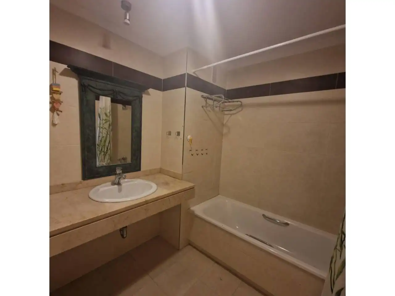Badezimmer von Wohnung zur Miete in Málaga mit Klimaanlage, Heizung und Terrasse