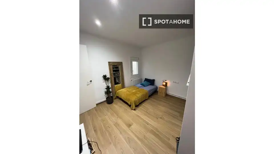 Habitación de Piso para compartir en Terrassa con Aire acondicionado, Calefacción y Amueblado