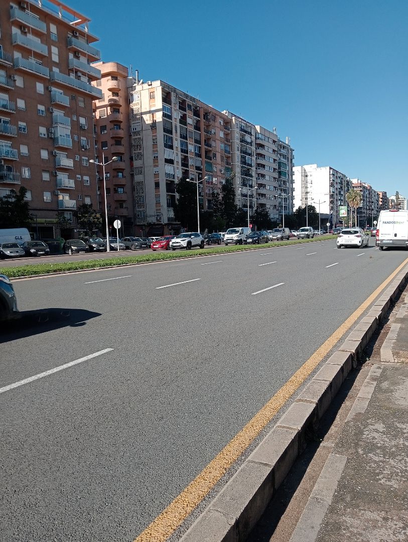 Vista exterior de Pis en venda en  Valencia Capital amb Parquet, Forn i Balcó