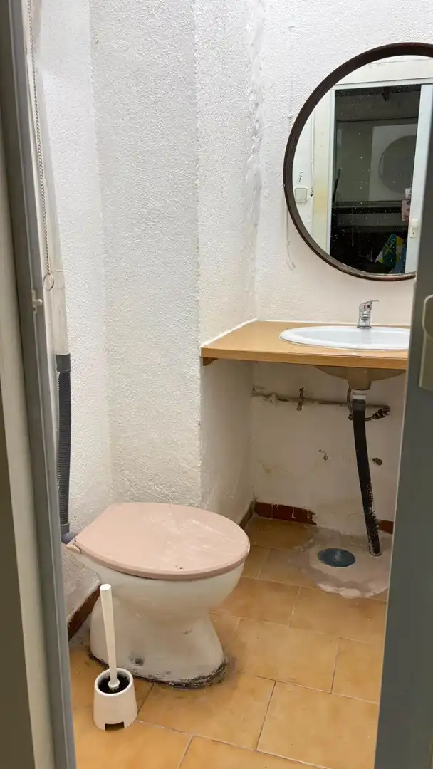 Badezimmer von Geschaftsraum zur Miete in Sur