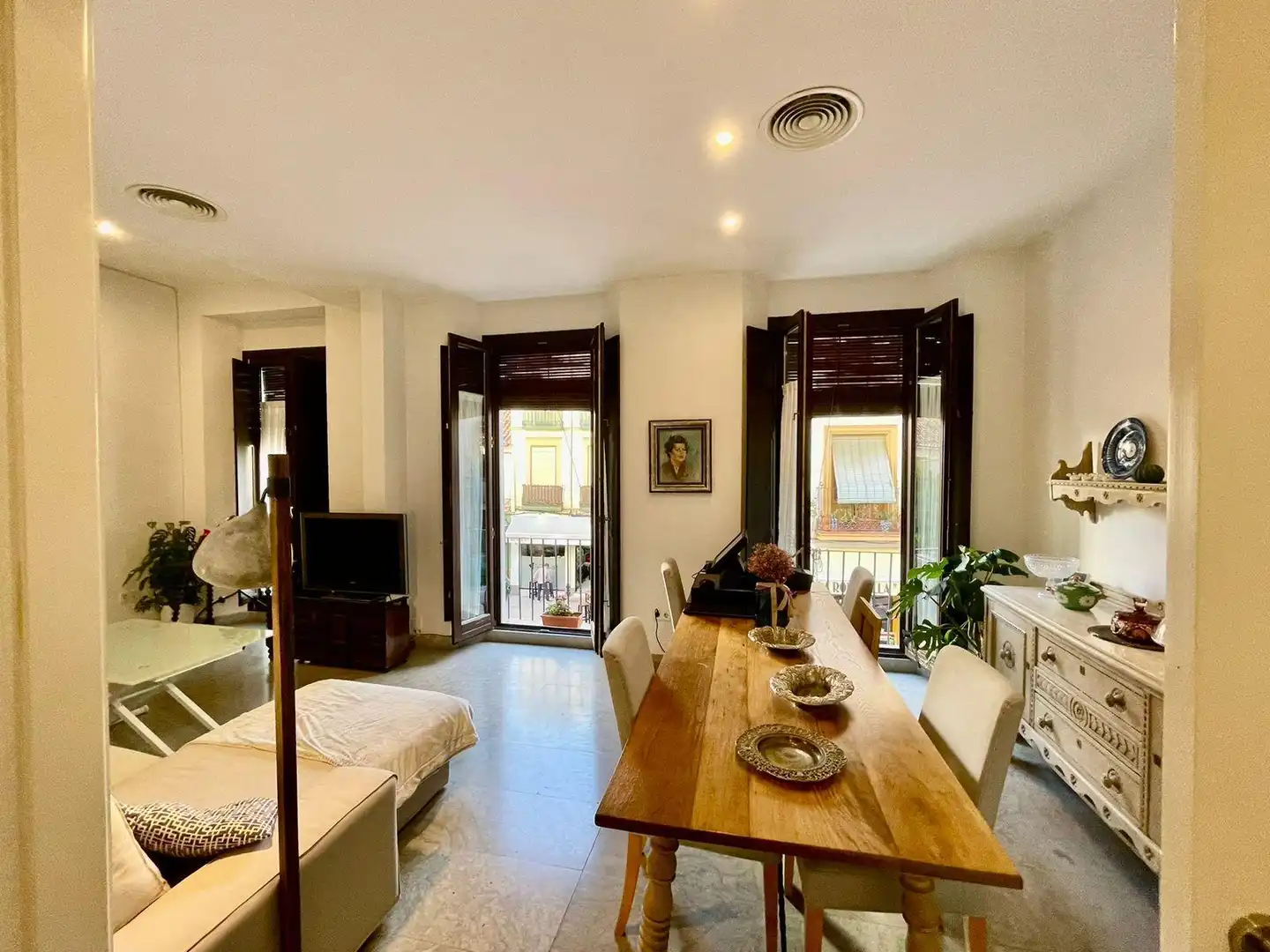 Sala de estar de Edificio en venta en Granada