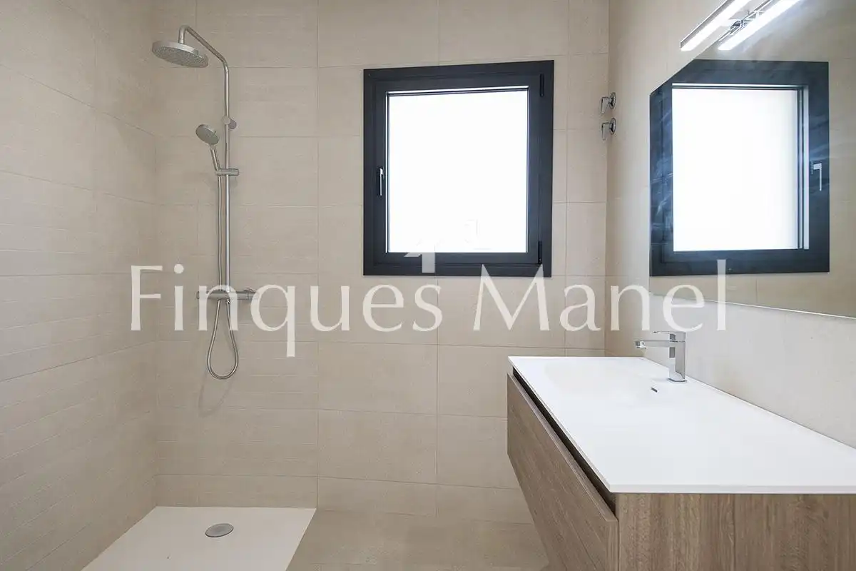 Baño de Casa o chalet en venta en Maià de Montcal con Aire acondicionado, Jardín privado y Terraza