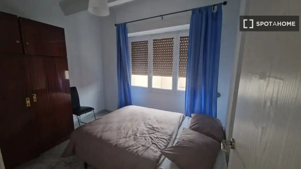 Dormitori de Apartament per a compartir en Alicante / Alacant amb Aire condicionat, Terrassa i Moblat