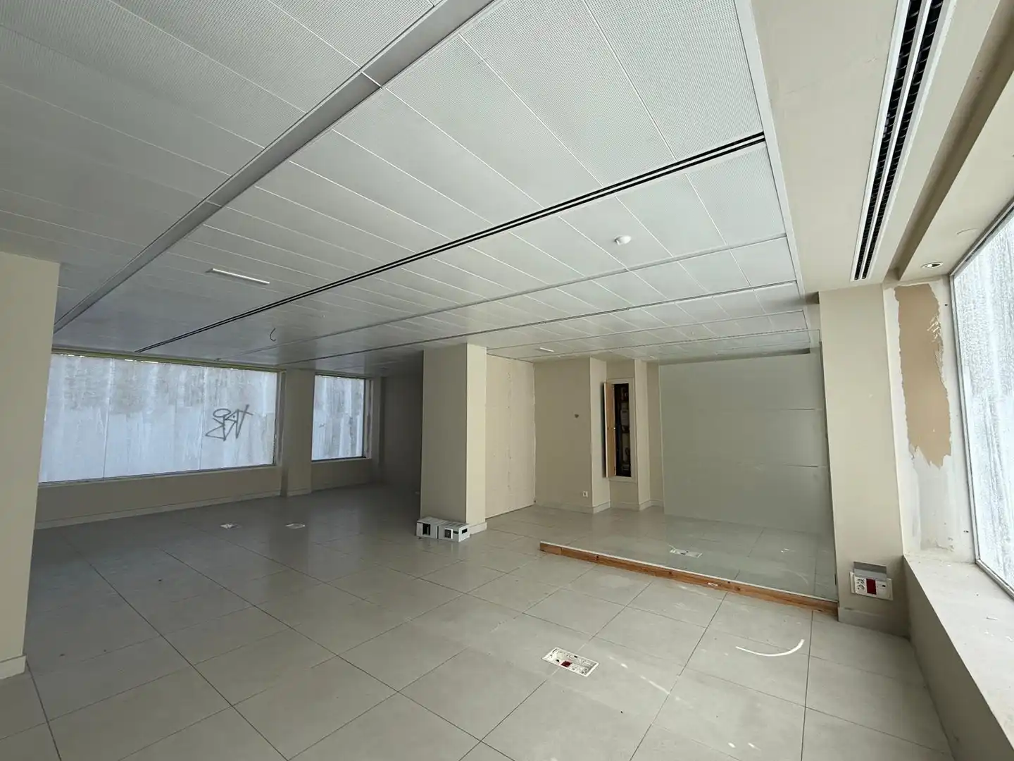 Commercial properties for rent in Carrer d'Austràlia, Llefià, Artigues - Llefià, Badalona