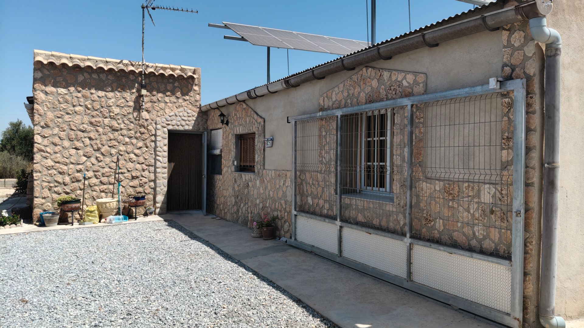 Exterior view of House or chalet for sale in Cuevas del Campo  with Furnished