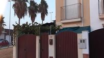 Vista exterior de Casa adosada en venda en Lebrija