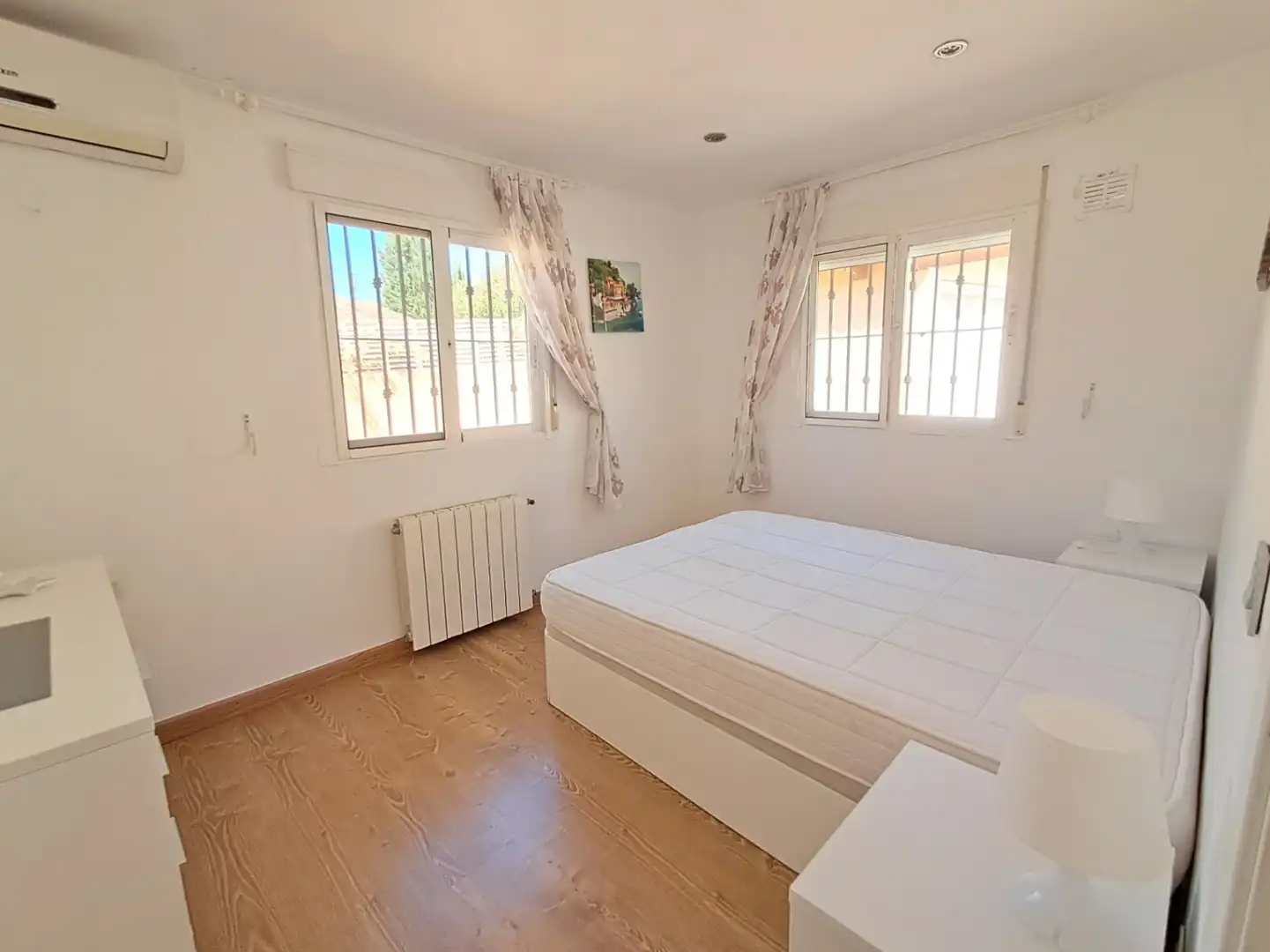 Habitación de Casa o chalet de alquiler en L'Alfàs del Pi con Aire acondicionado, Calefacción y Jardín privado