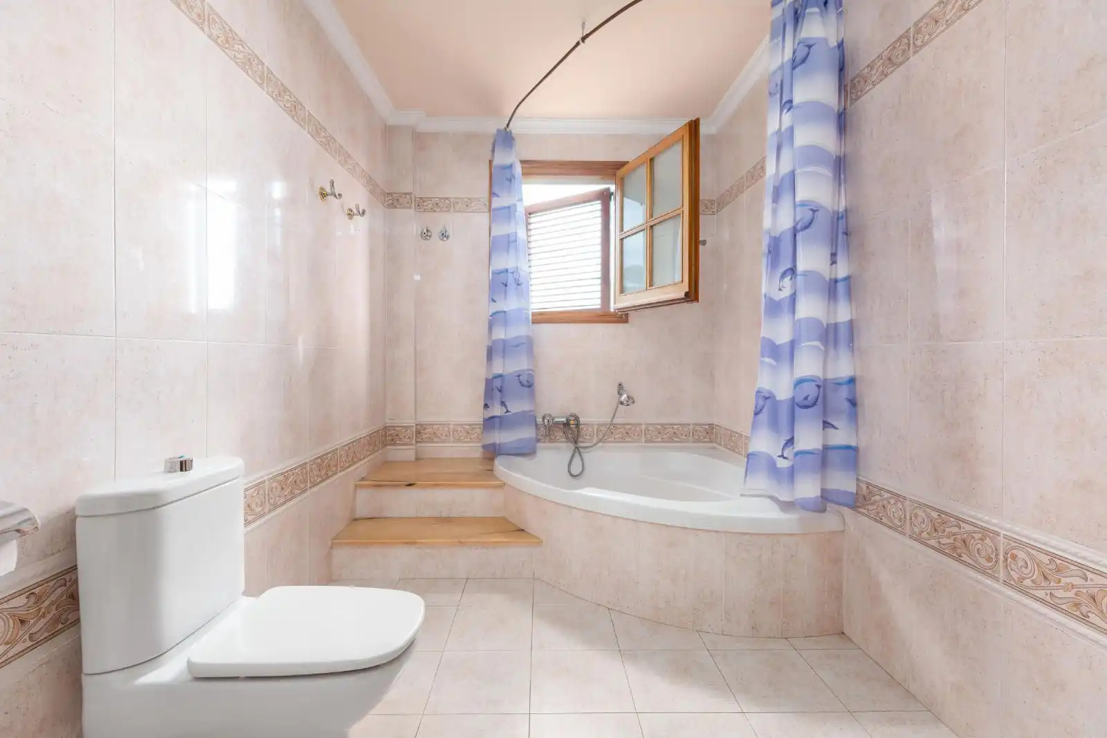 Bany de Casa o xalet en venda en Mataró amb Terrassa i Piscina