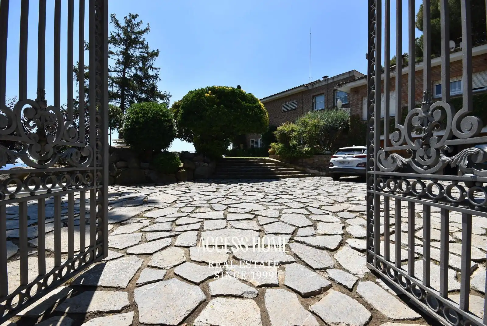 Vista exterior de Casa o xalet en venda en Cabrera de Mar amb Calefacció, Piscina i Alarma