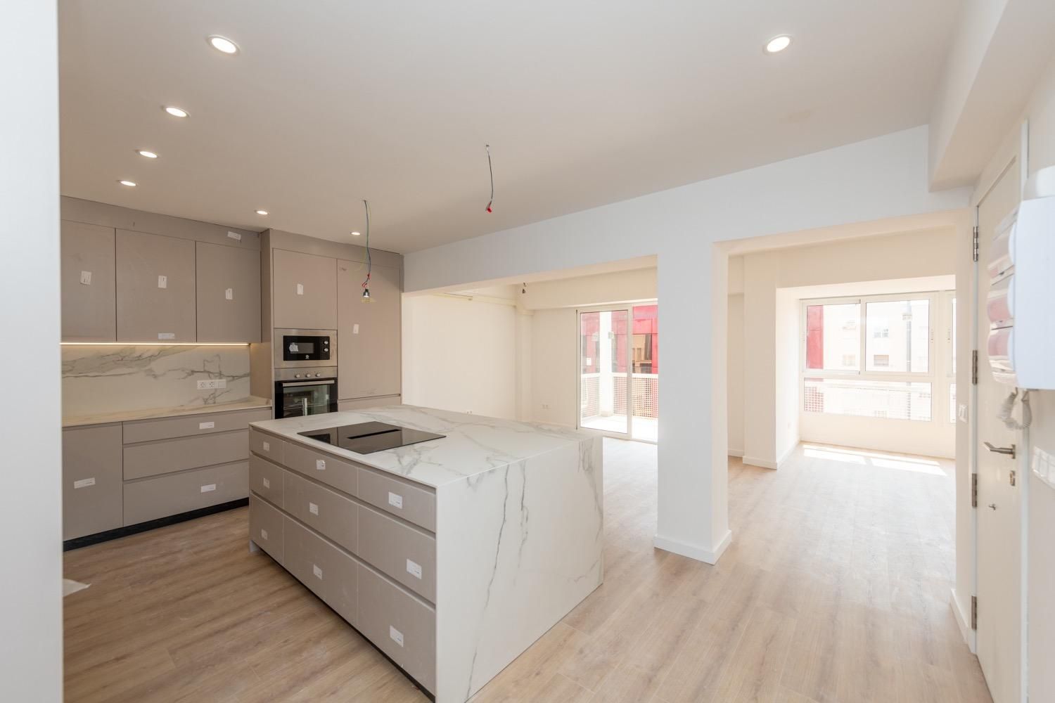 Cocina de Piso en venta en Alicante / Alacant con Aire acondicionado, Terraza y Trastero