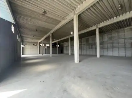 Fabrikhallen zur Miete in Ordes