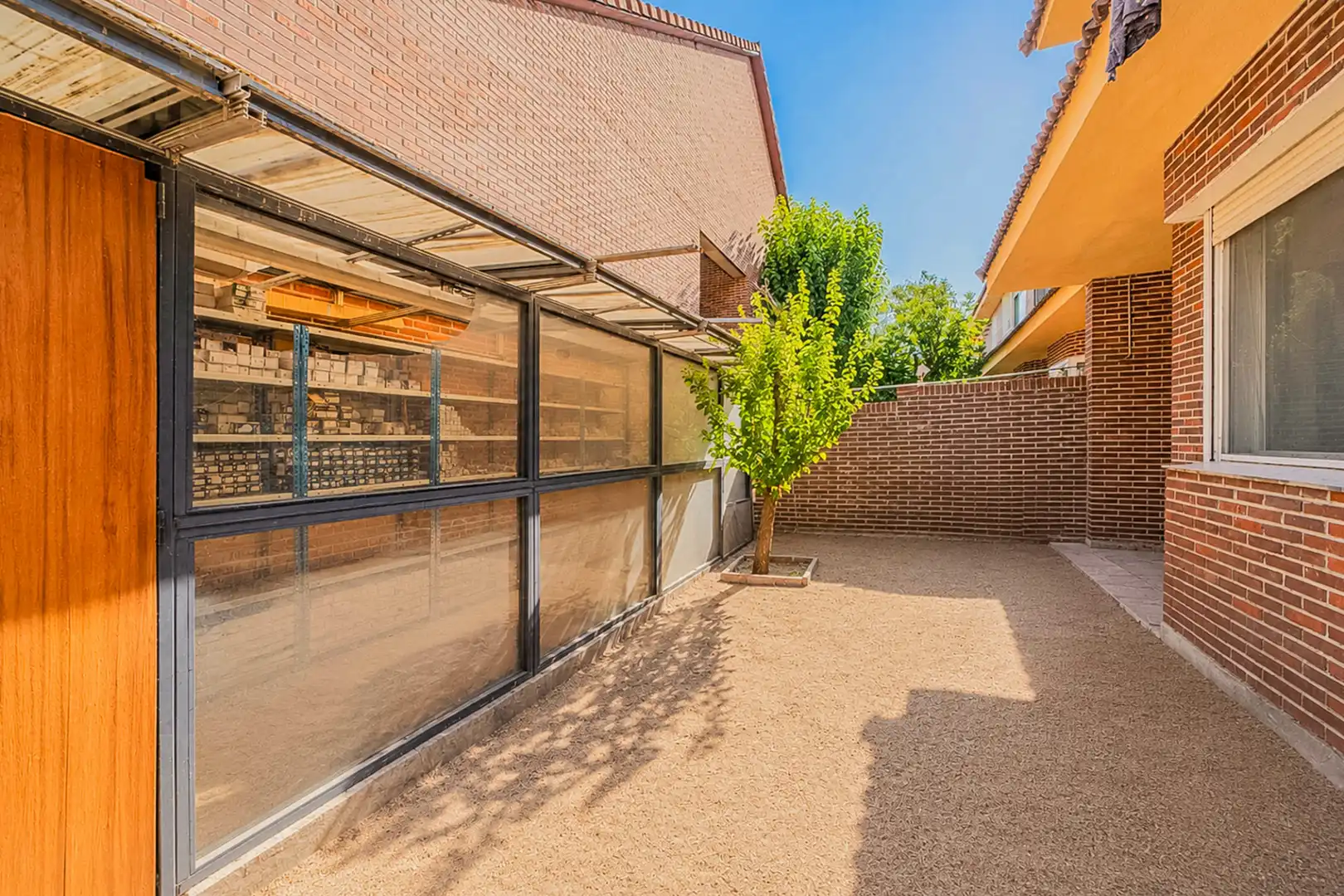 Casa aparellada amb piscina en venda a Calle Isla de la Toja, imagen 2