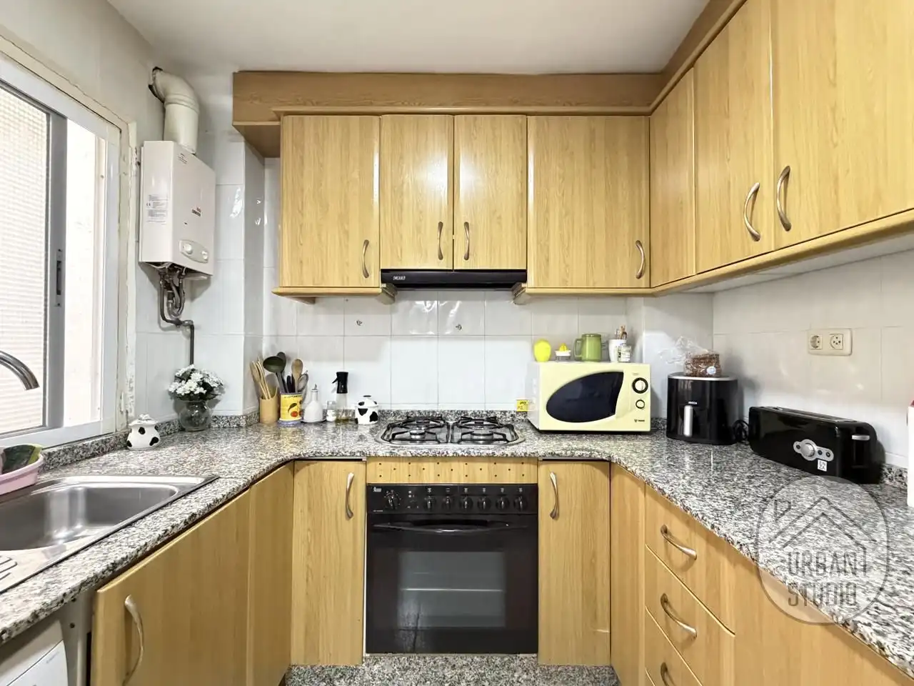 Cocina de Piso en venta en Alicante / Alacant con Aire acondicionado, Amueblado y Balcón