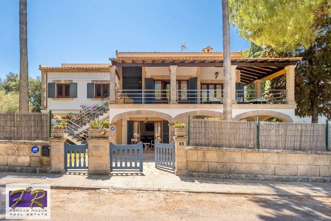 Vista exterior de Casa o xalet en venda en Alcúdia amb Aire condicionat, Terrassa i Traster