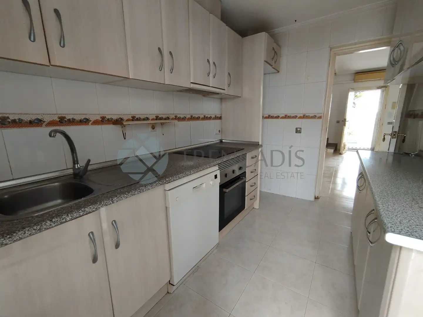 Casa aparellada en venda a golda meir, imagen 10