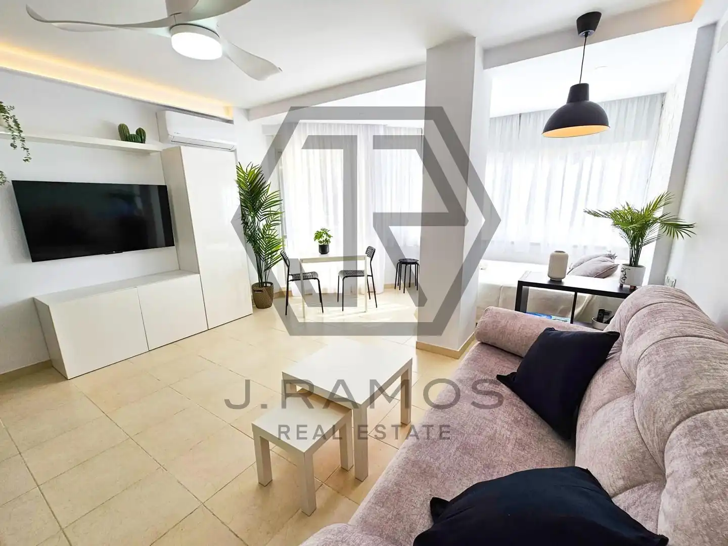 Study for rent in calafate, Centro