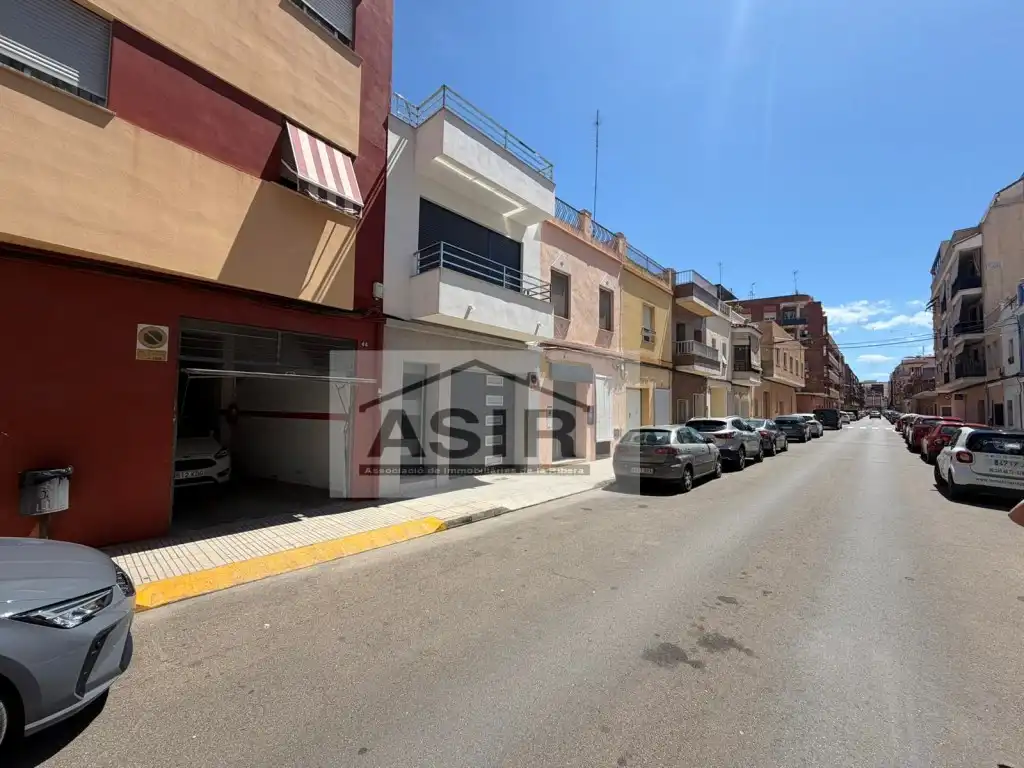 Business premises for sale in angel alcazar