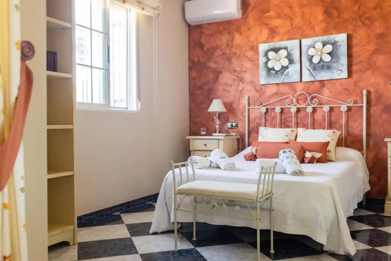 Bedroom of Houses for sale in Ítrabo  with Air Conditioner, Private garden and Swimming Pool