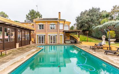 Piscina de Casa o xalet en venda en Villaviciosa de Odón amb Calefacció, Jardí privat i Piscina