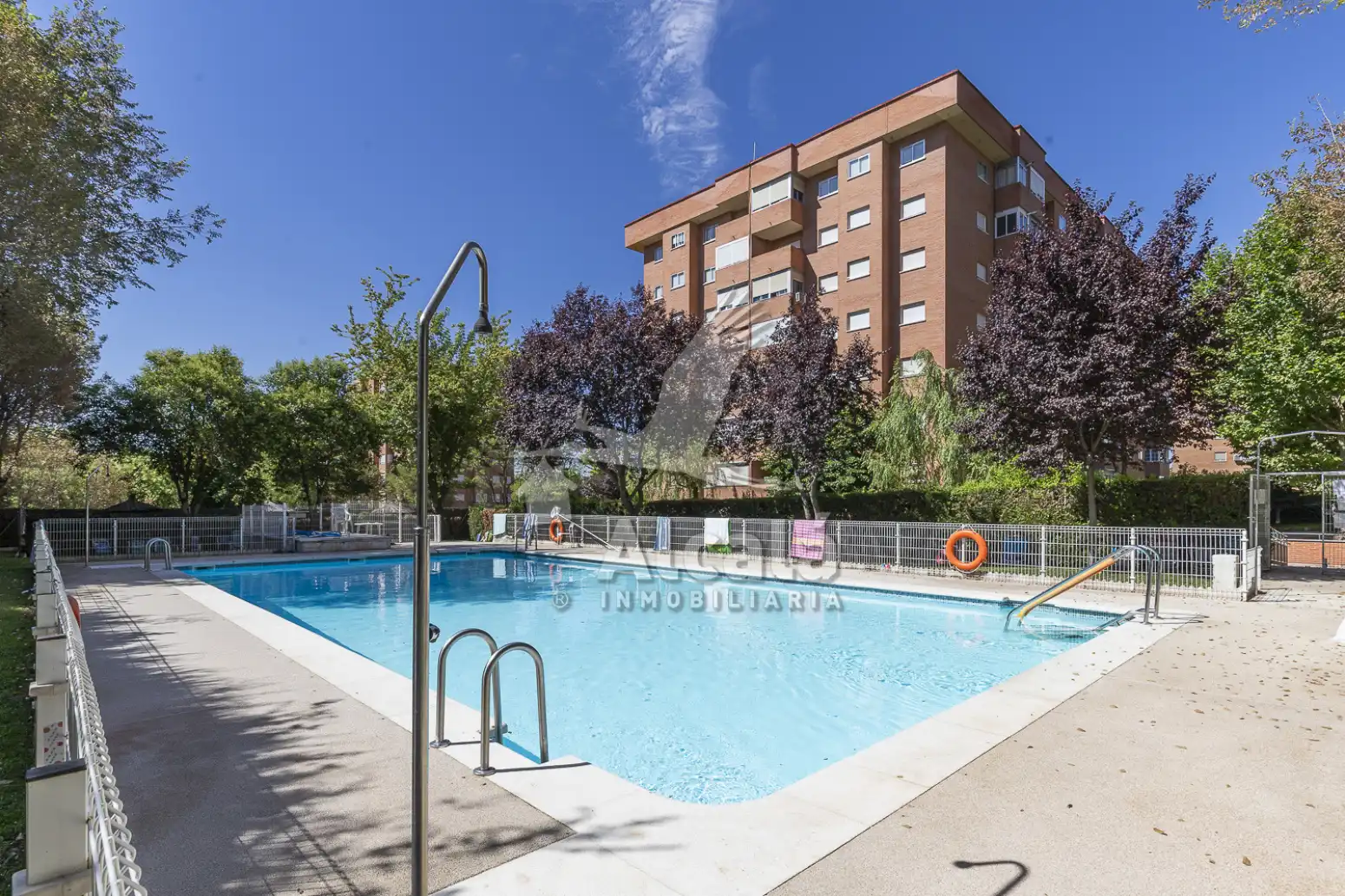 Piscina de Piso en venta en Madrid con Calefacción, Jardín privado y Piscina