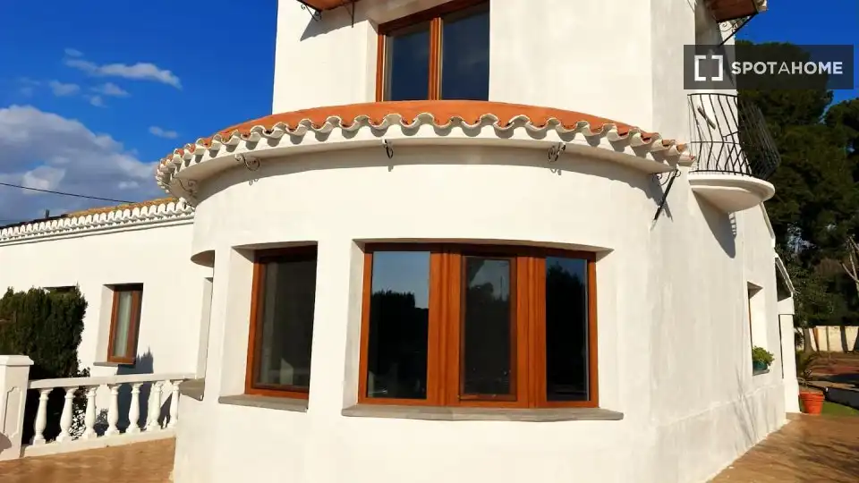 Exterior view of Apartments for share in Bétera  with Air Conditioner, Terrace and Furnished