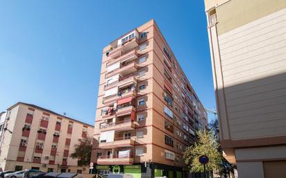 Exterior view of Flat for sale in  Granada Capital  with Terrace and Balcony