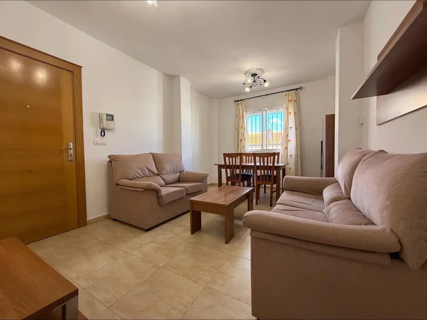 Sala de estar de Piso de alquiler en Albolote con Calefacción y Amueblado