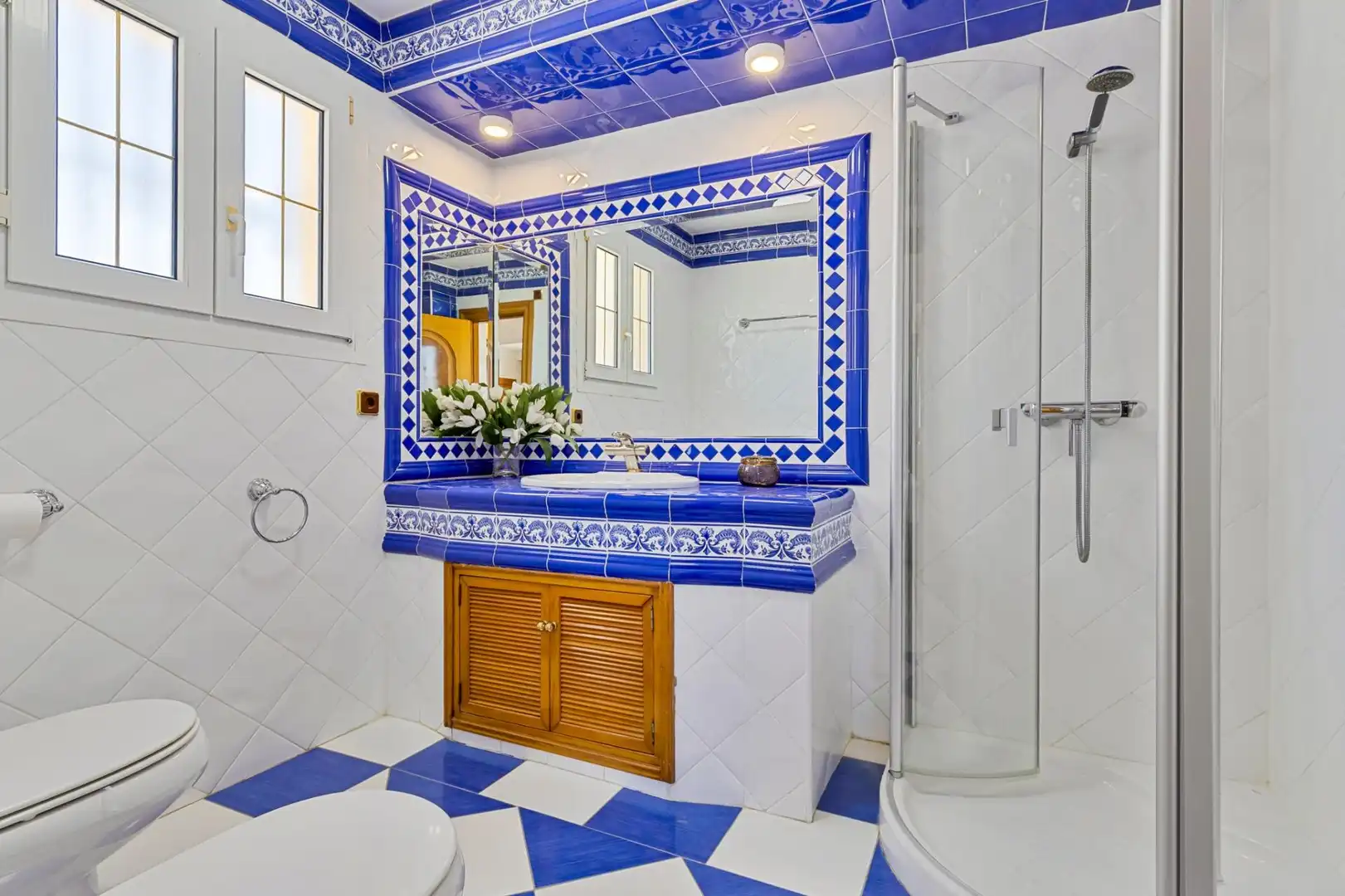 Bathroom of Attic for sale in Marbella  with Terrace