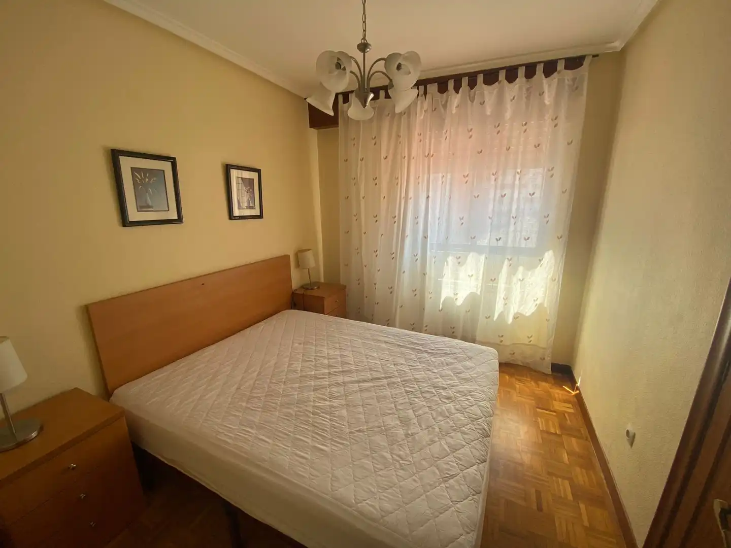 Schlafzimmer von Wohnung zur Miete in Burgos mit Möbliert