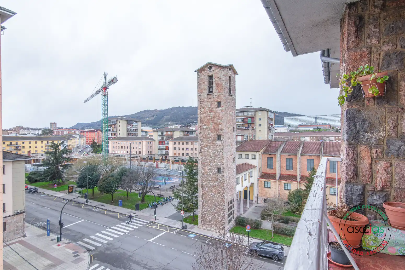 Vista exterior de Pis en venda en Oviedo  amb Calefacció i Terrassa