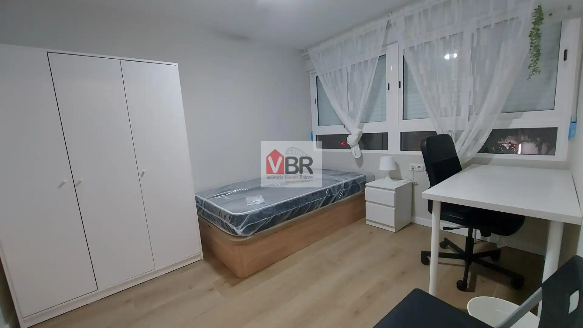 Bedroom of Flat for rent in Valencia  with Furnished