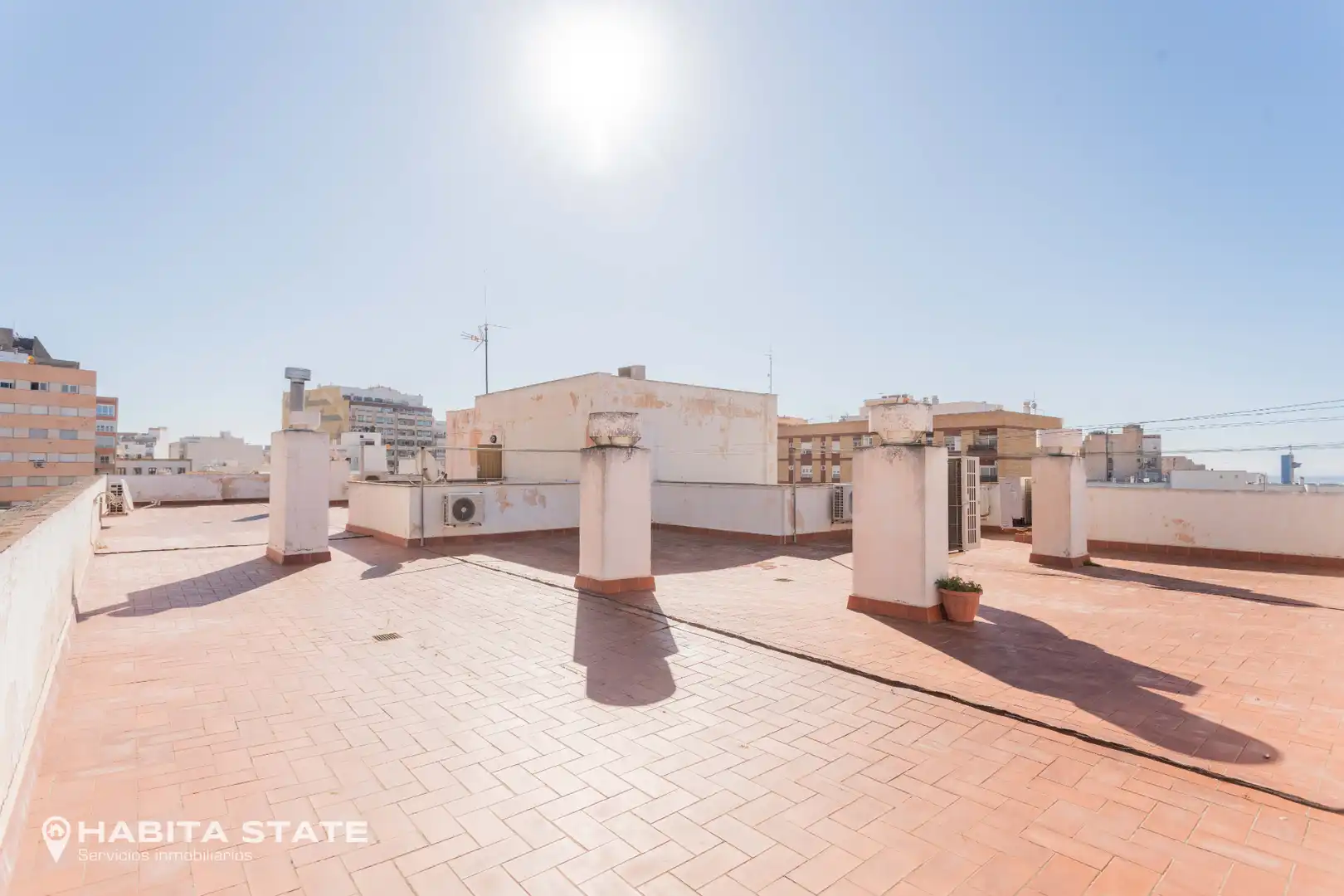 Exterior view of Flat for sale in Almería  with Air Conditioner, Heating and Oven