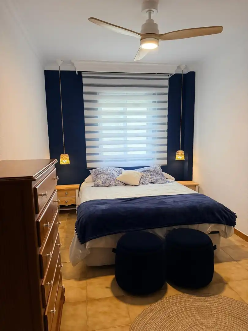 Dormitori de Pis de lloguer en Benalmádena amb Aire condicionat i Moblat