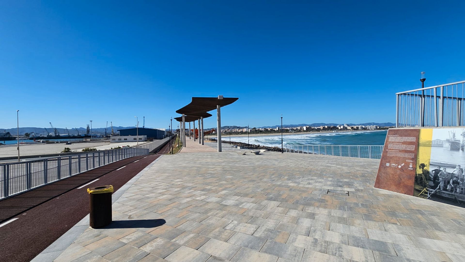 Vista exterior de Pis en venda en Sagunto / Sagunt amb Calefacció, Moblat i Forn