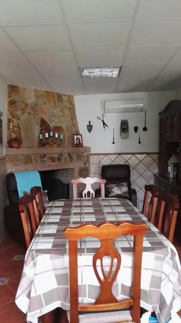Menjador de Casa o xalet en venda en Córdoba amb Aire condicionat, Jardí privat i Terrassa