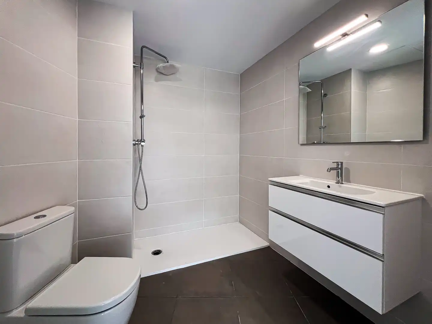 Bajo de obra nueva con ascensor en venta en Carrer Major 490, imagen 12