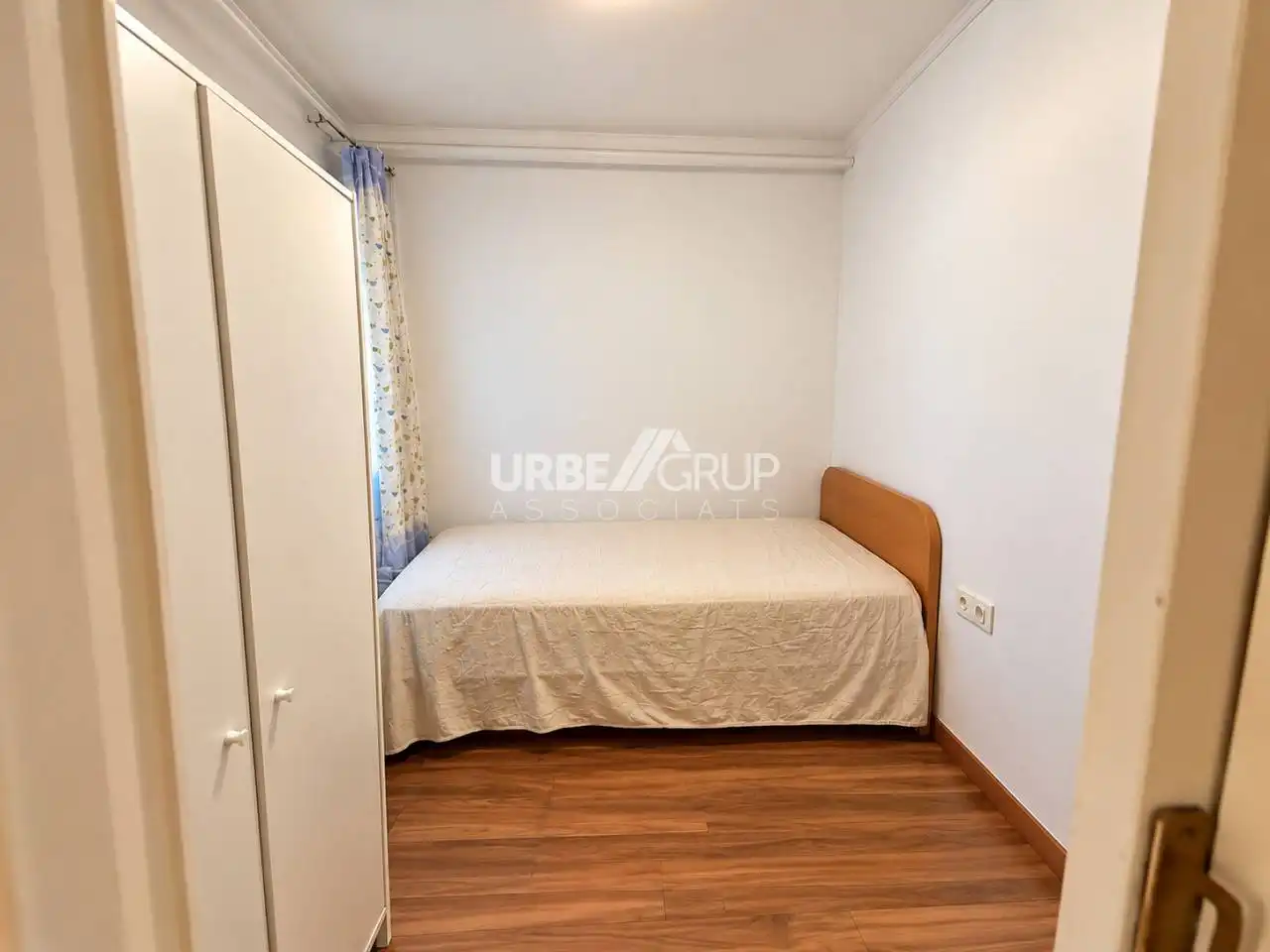 Schlafzimmer von Wohnung zum Verkauf in Terrassa mit Terrasse und Balkon
