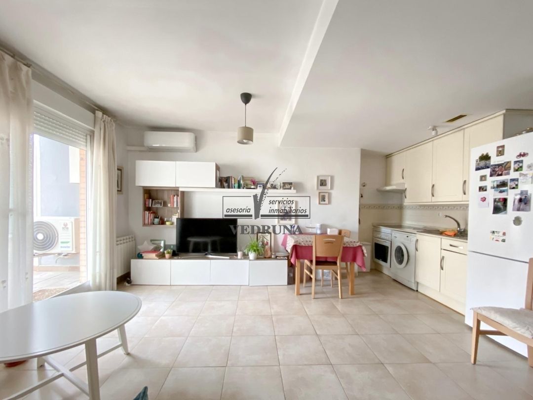 Apartment for sale in Calle del Paraíso, Miralbueno,  Zaragoza Capital