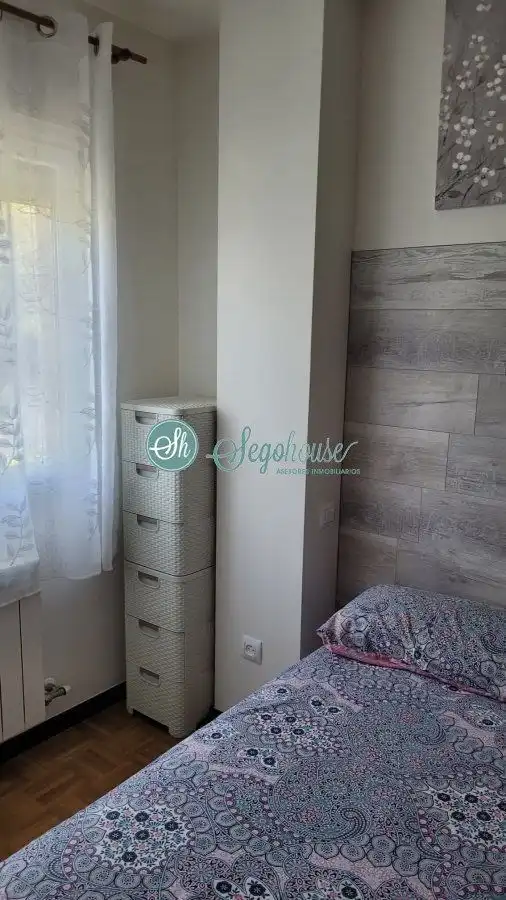 Habitación de Apartamento en venta en Palazuelos de Eresma con Calefacción y Trastero